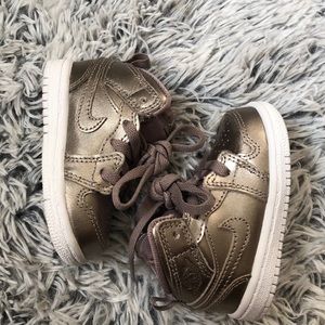 Jordan 1 Mid SE (TD)